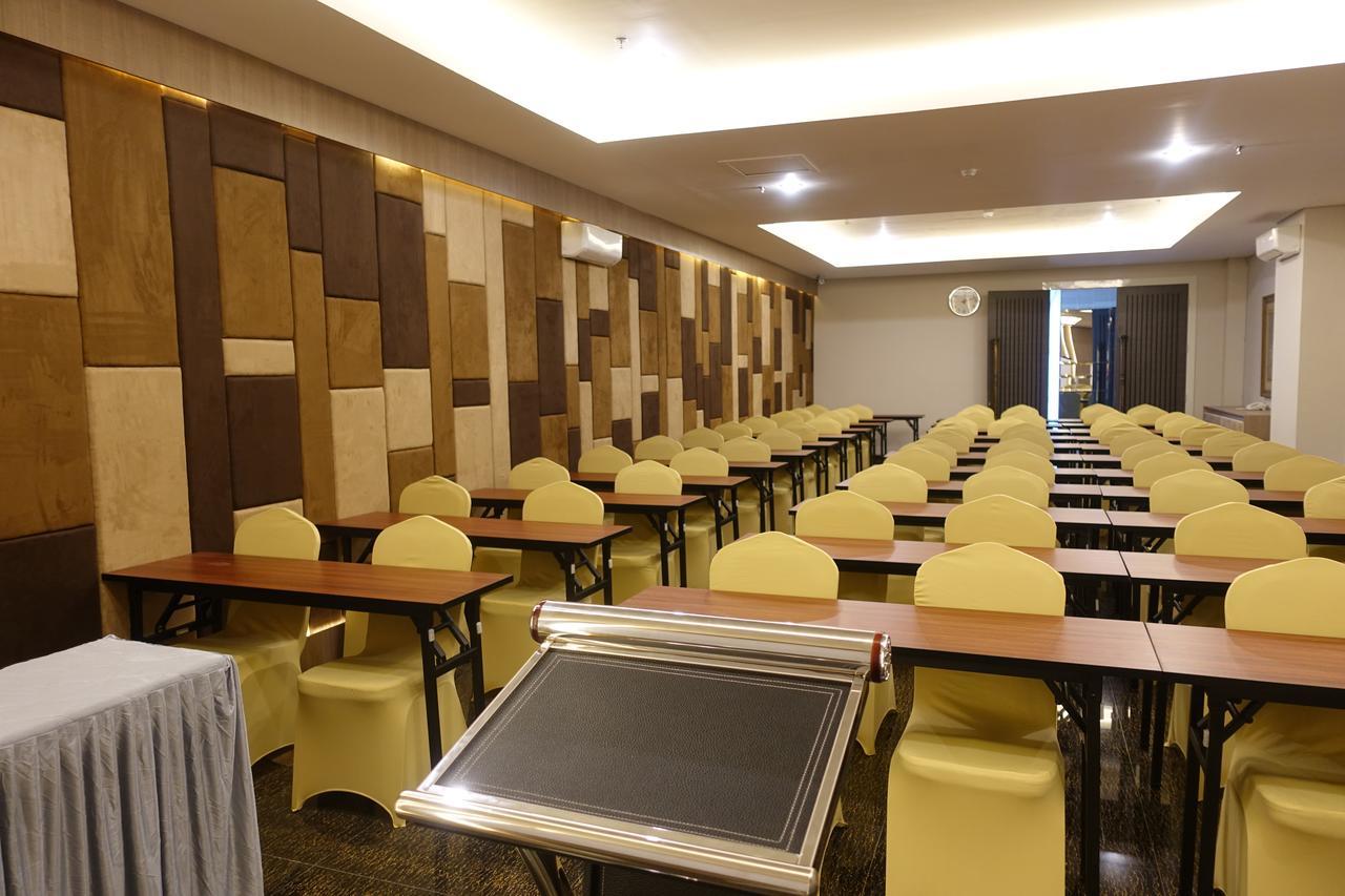 M Hotel Kupang Kupang  Exteriér fotografie
