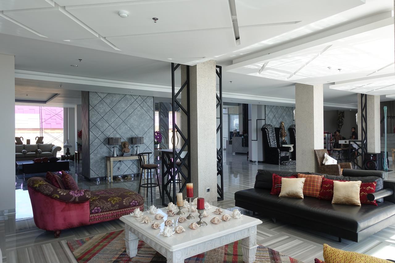 M Hotel Kupang Kupang  Exteriér fotografie