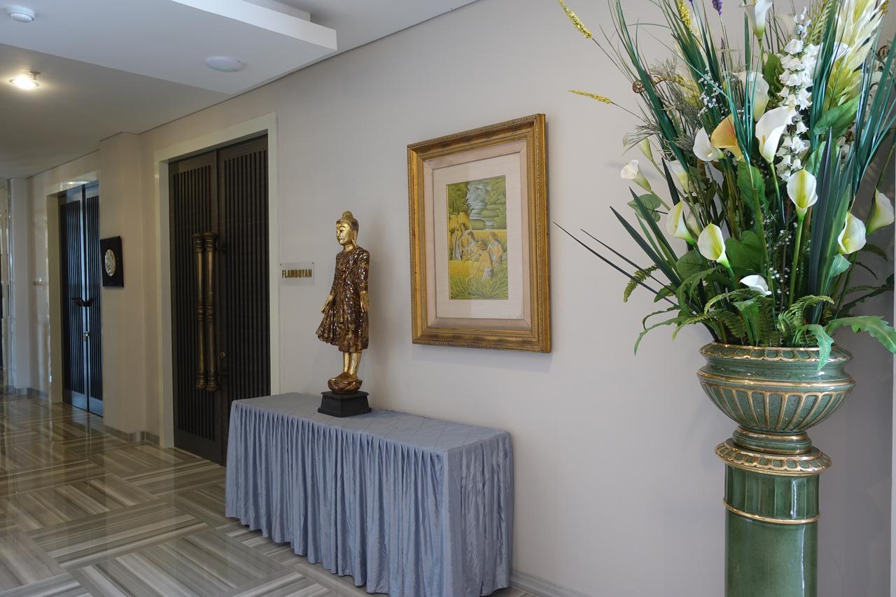 M Hotel Kupang Kupang  Exteriér fotografie